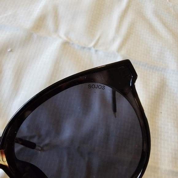 SOJOS Women\'s Tortoiseshell Sunglasses with Black Lenses main image 4